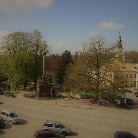 Hotel Pansky Dum Zamberk Bagian luar foto